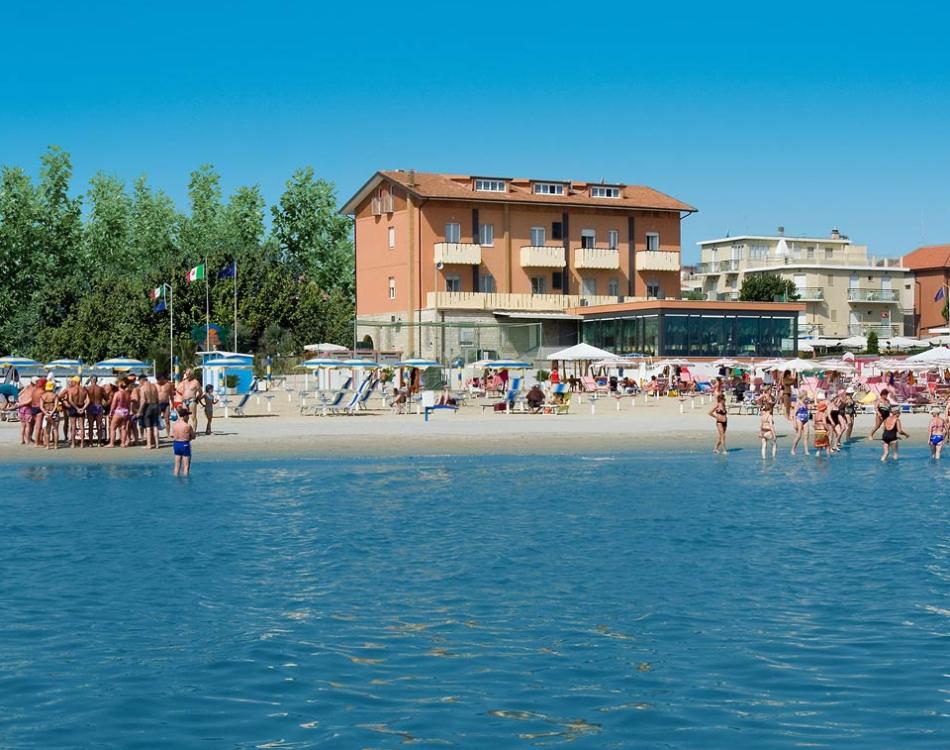 hotelpara en hotel-with-beach 007